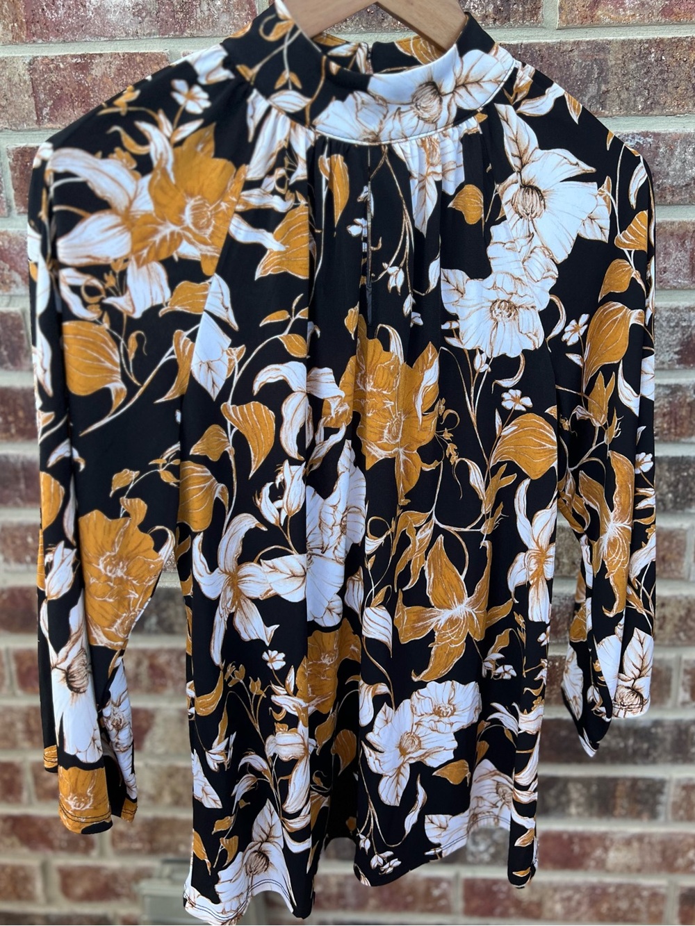 Cato Fashions Black Gold Floral Mock Neck Blouse Top Size S 3/4 Sleeve